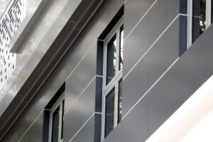 Factors Affecting Material Performance in Exterior Builds